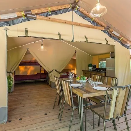 Le Moulin Des Iscles 3*