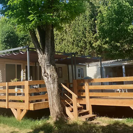 Le Moulin Des Iscles