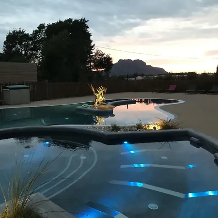 Le Moulin Des Iscles