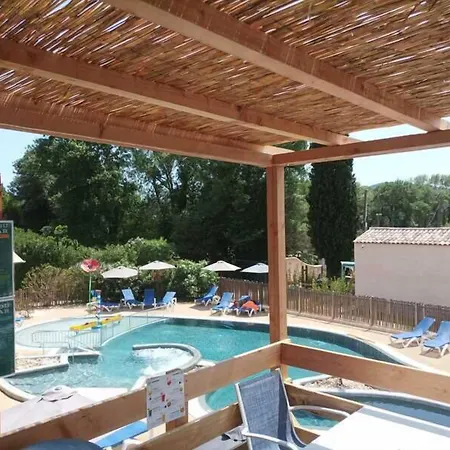 ホテル Le Moulin Des Iscles