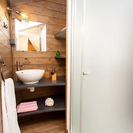 Le Moulin Des Iscles